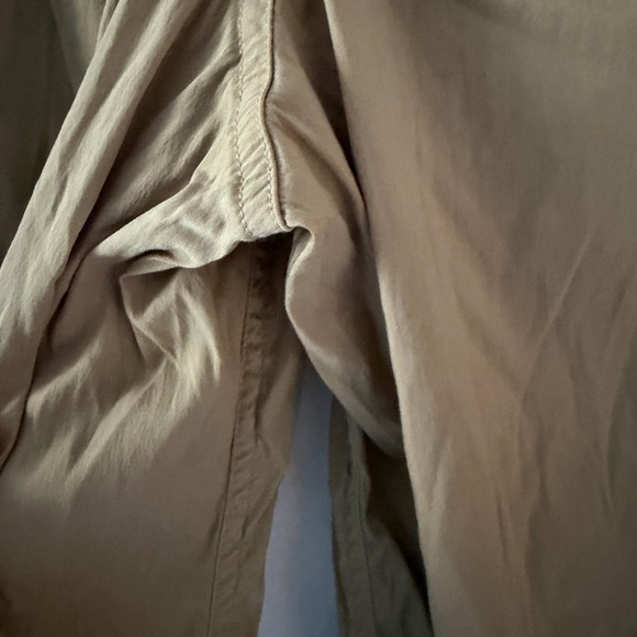 Lululemon Lightweight Adjustable Mid-Rise Cargo Pant in Filbert Tan Size Large - Picture 12 of 16